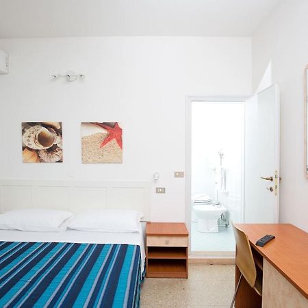 Hotel Helios Риччоне Экстерьер фото