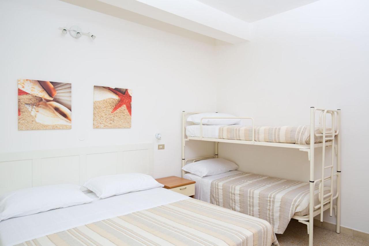 Hotel Helios Риччоне Экстерьер фото